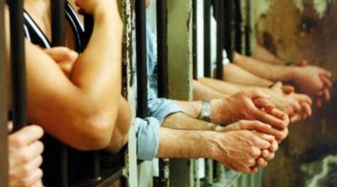 Solo 1 carcere su 3 in regola per affollamento, record dei suicidi