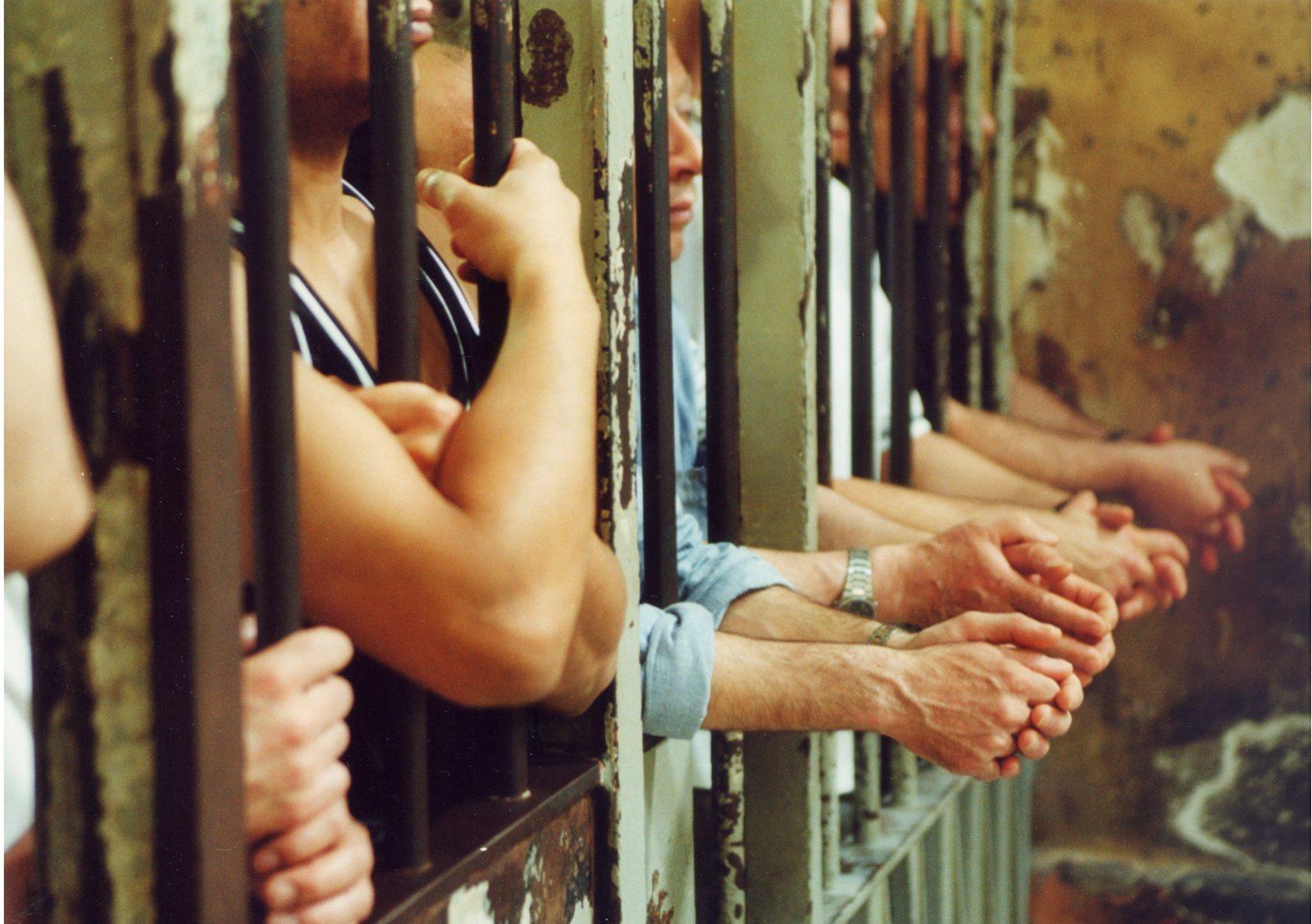 Carceri, la piaga del sovraffollamento e l'aumento dei suicidi nelle celle